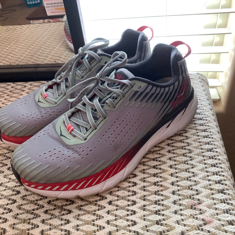 Women’s size 10.5 hoka one one, worn only twice.